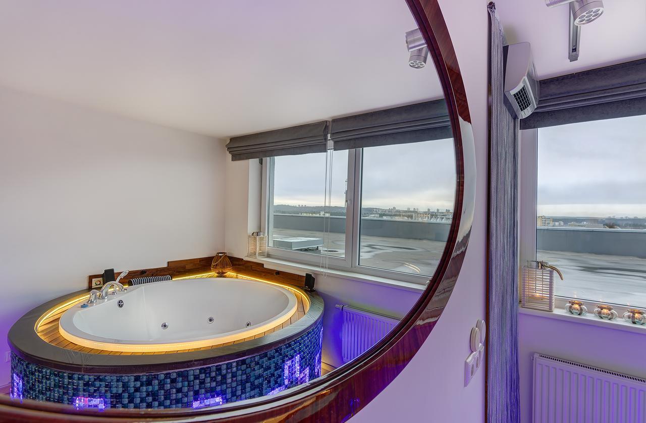 June Street Spa Apartments Вильнюс Экстерьер фото